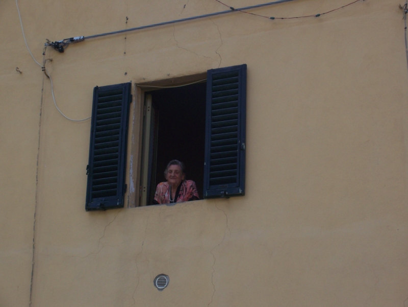  Image name: Persone052.jpg 
 width: 800 pixel 
 height: 601 pixel 
 Size: 264900 bytes 
 Click to enlarge 